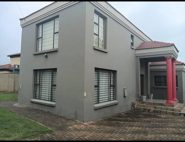 5 BEDROOM HOUSE FOR SALE IN WITPOORTJIE